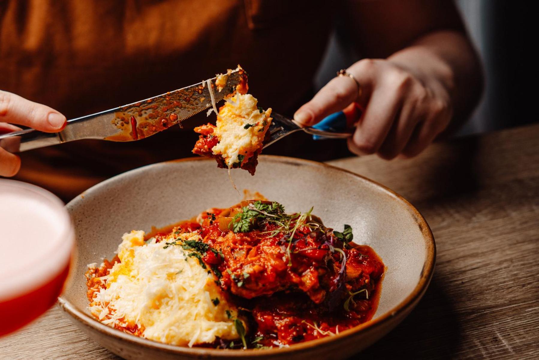 Peppers Waymouth Hotel Adelaide Exterior foto Aubergine parmigiana